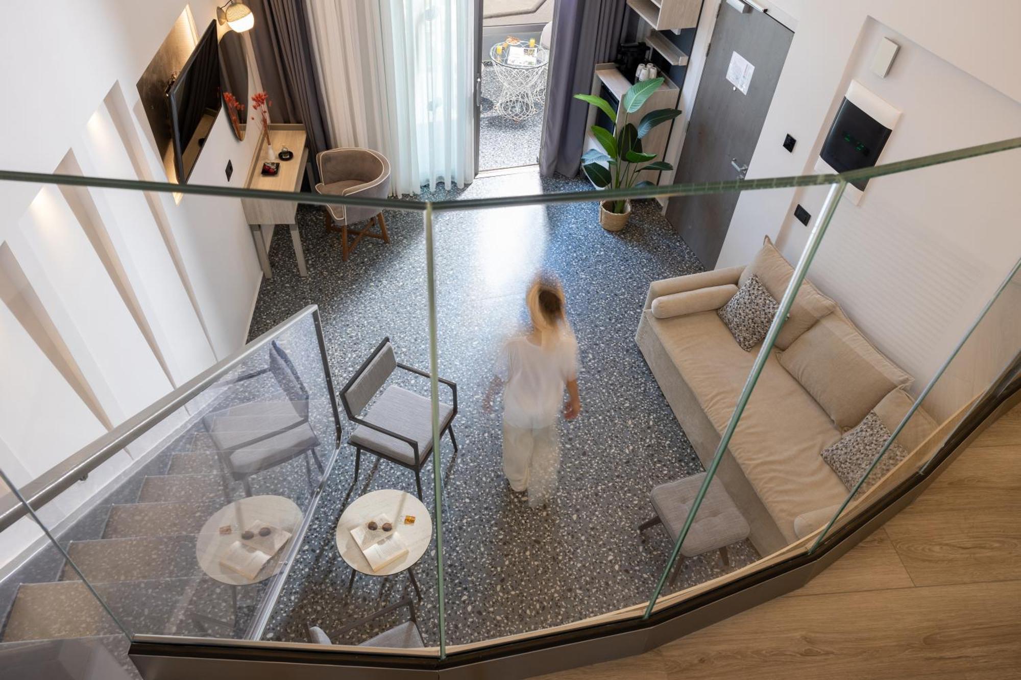 Pearl Seabreeze Suites Rethymno  Exterior photo